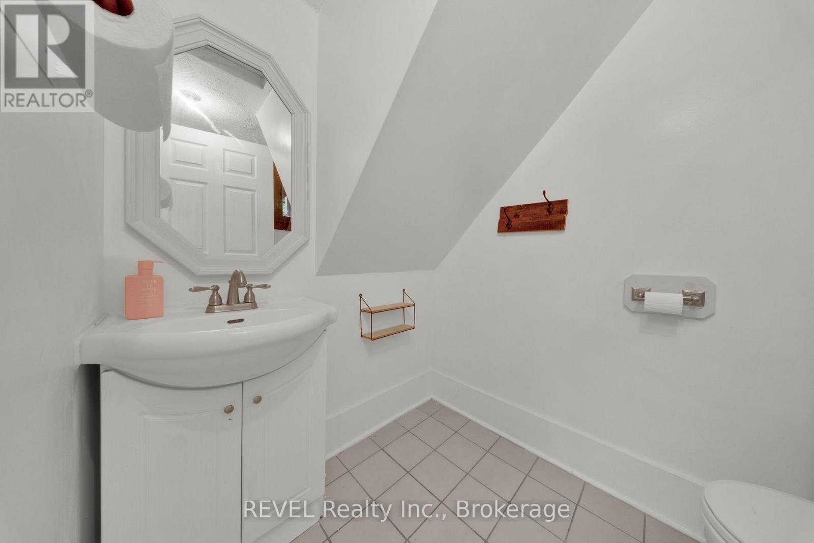 1433 Pelham Street, Pelham (Fonthill), Ontario  L0S 1E0 - Photo 20 - X13572032