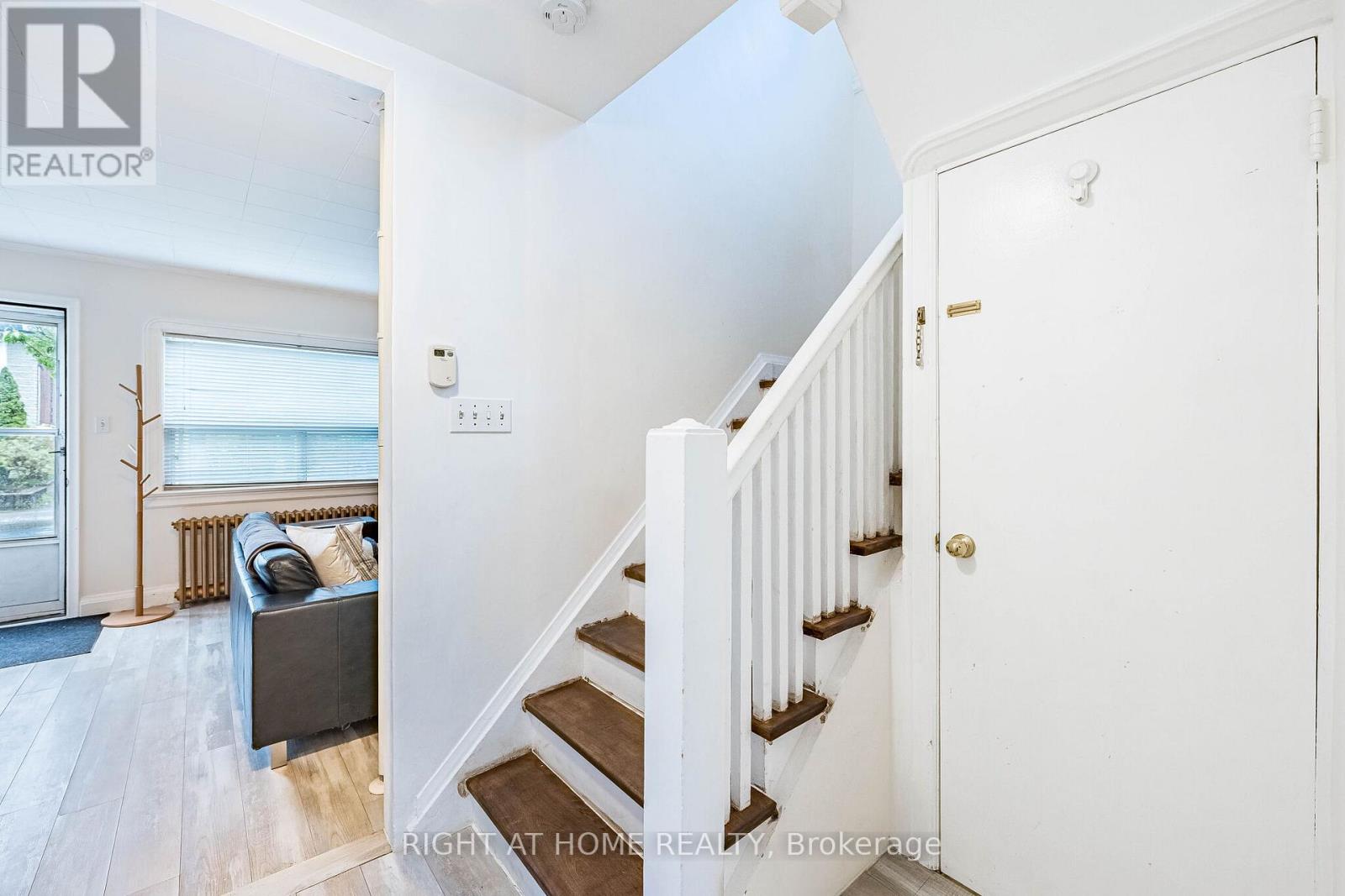 8 Savoy Avenue, Toronto, Ontario  M8W 3X6 - Photo 21 - E13799524
