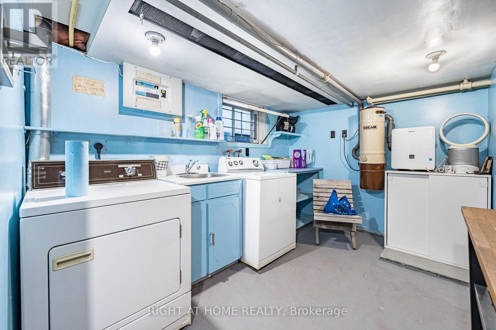 8 Savoy Avenue, Toronto, Ontario  M8W 3X6 - Photo 37 - E13799524