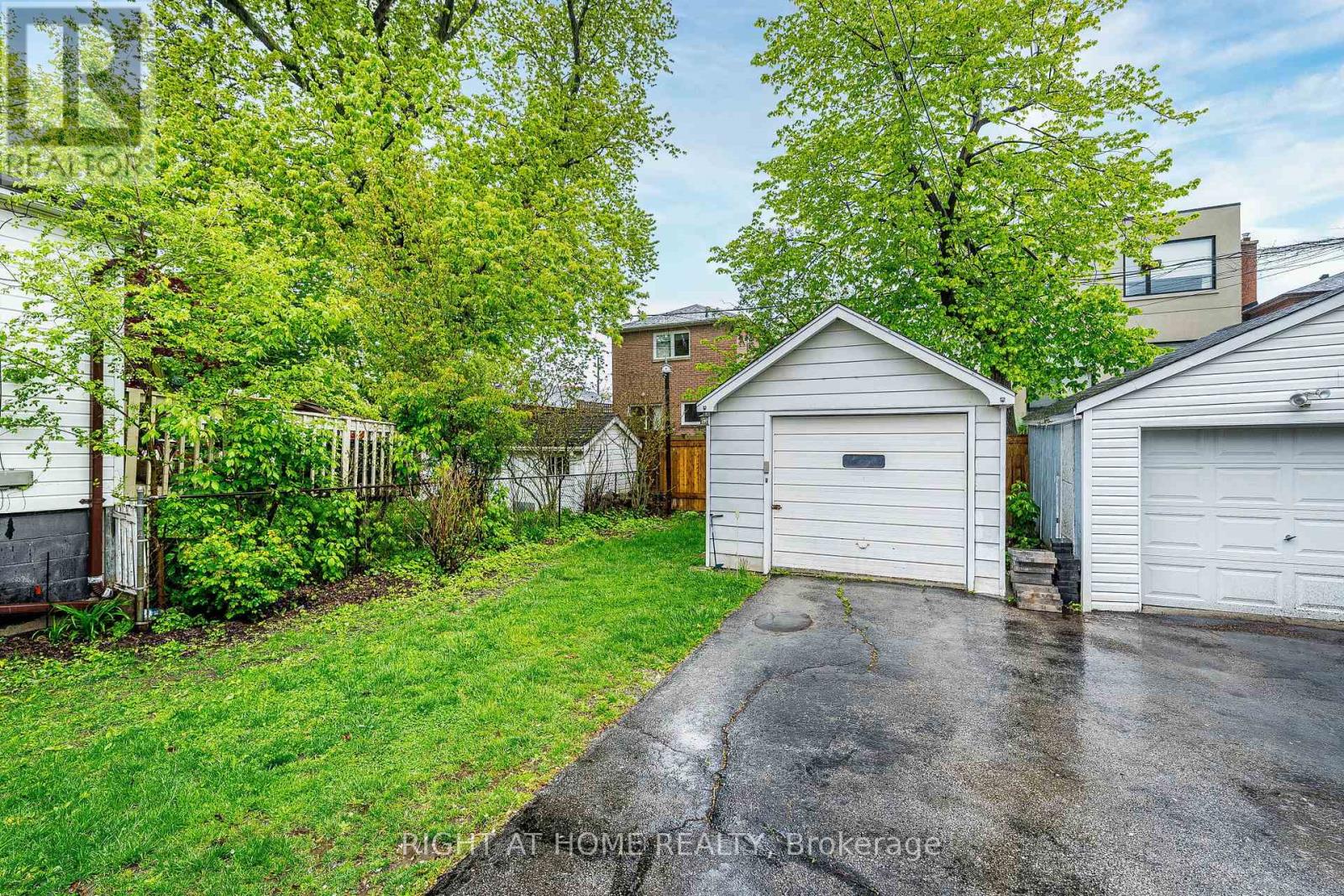 8 Savoy Avenue, Toronto, Ontario  M8W 3X6 - Photo 38 - E13799524