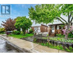 8 SAVOY AVENUE, Toronto, Ontario