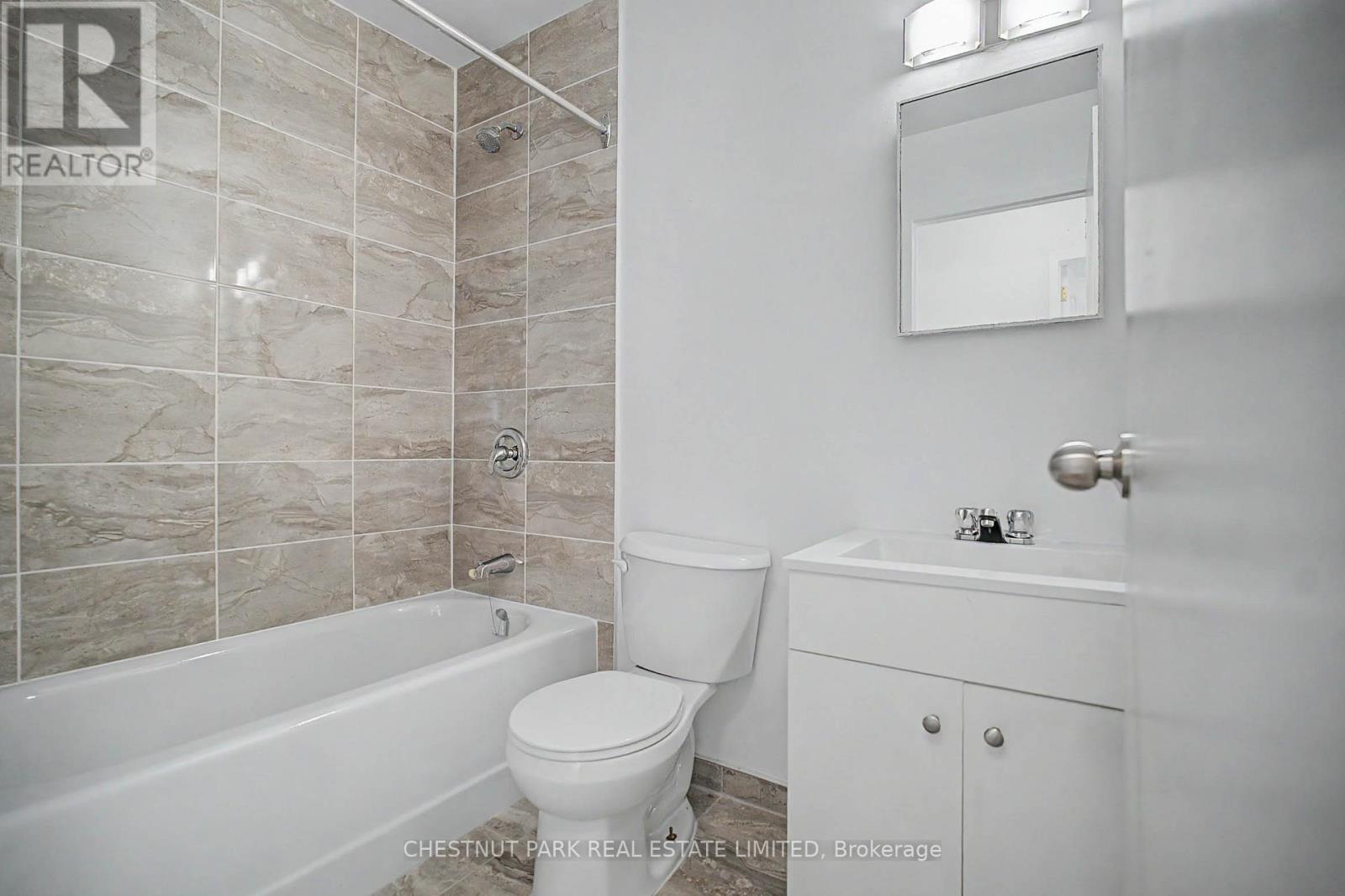 406 - 900 GLEN STREET