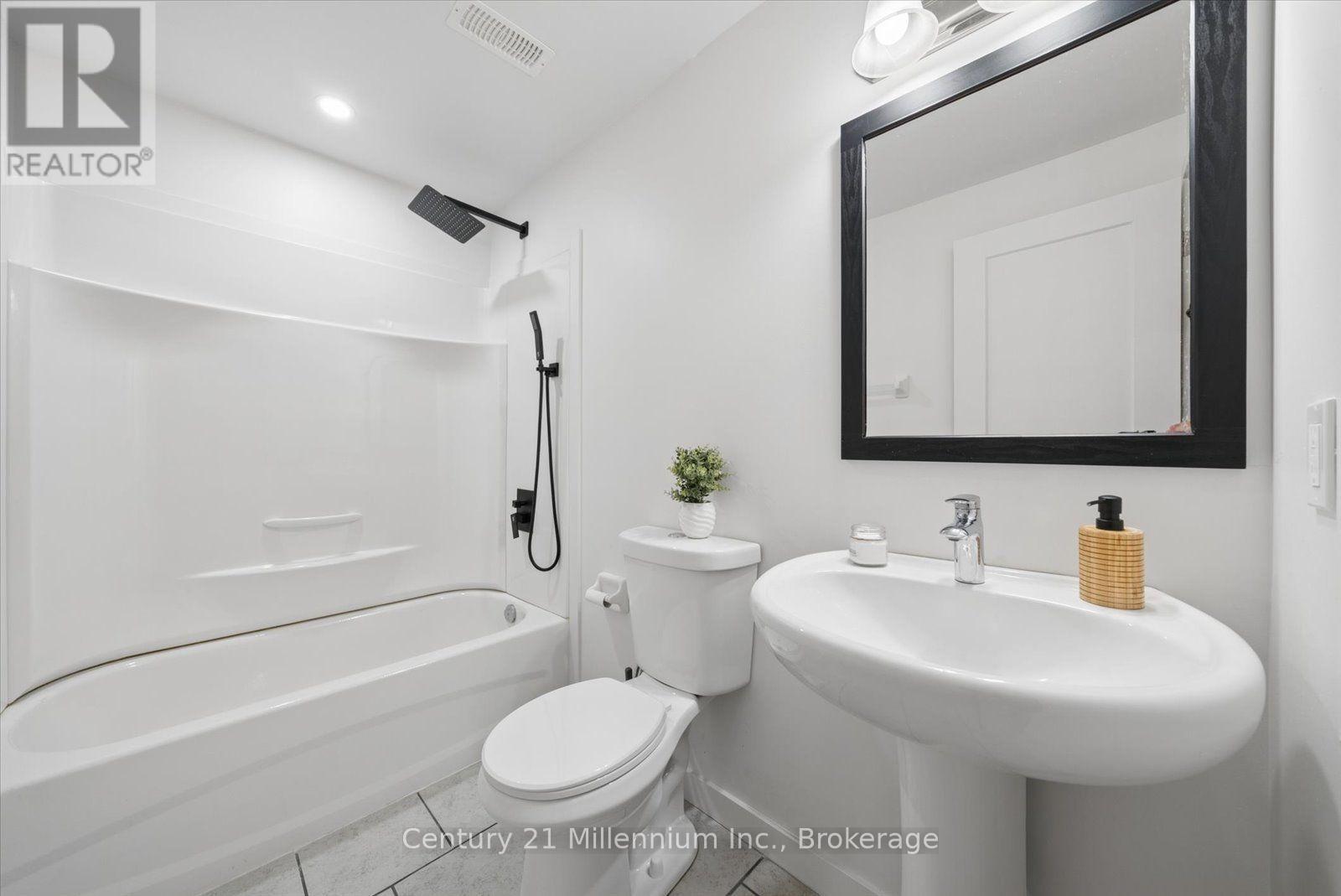 1 Spencer Street, Collingwood, Ontario  L9Y 3B7 - Photo 41 - S13799698