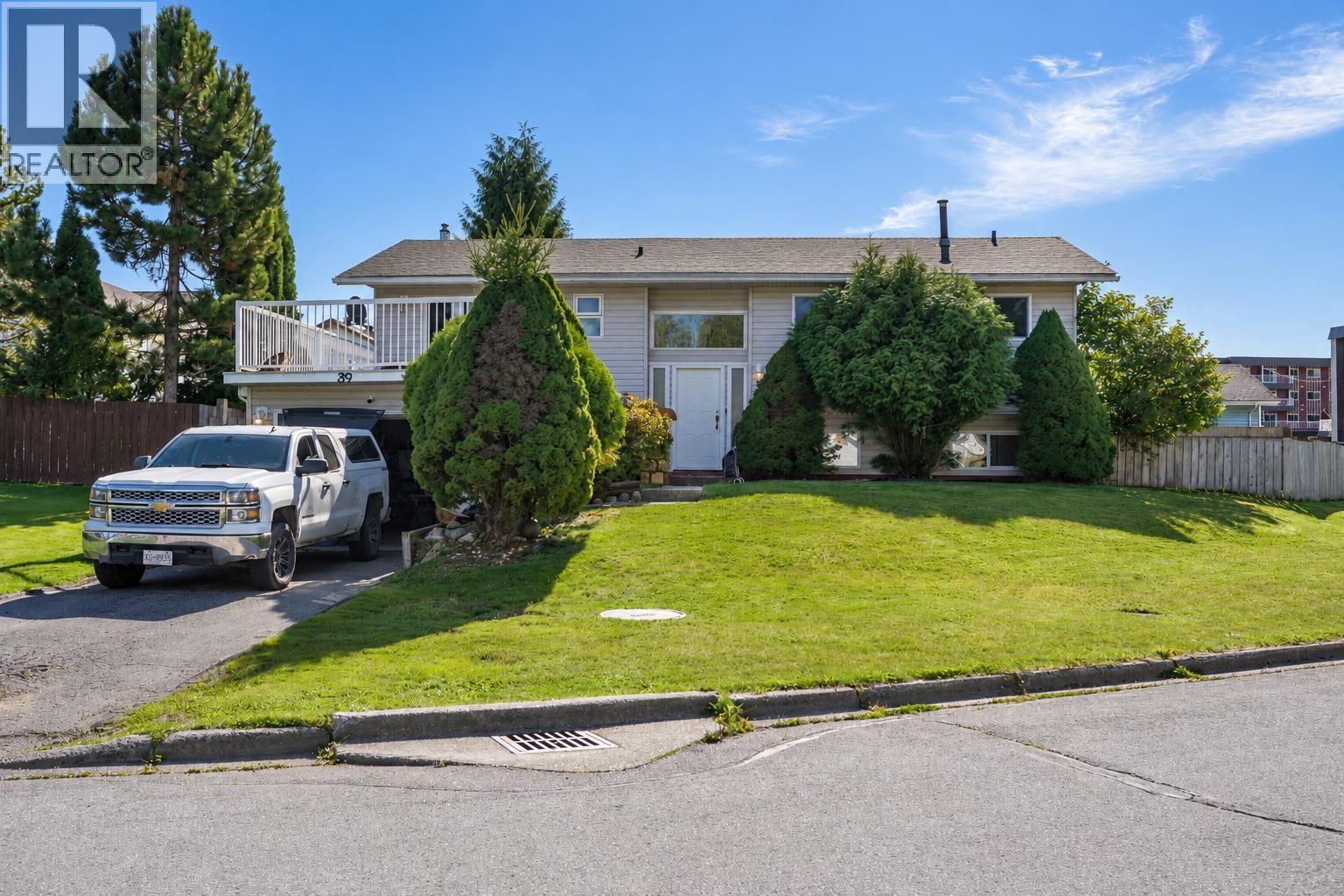39 Banyay Street, Kitimat, British Columbia  V8C 2P5 - Photo 1 - R3166959