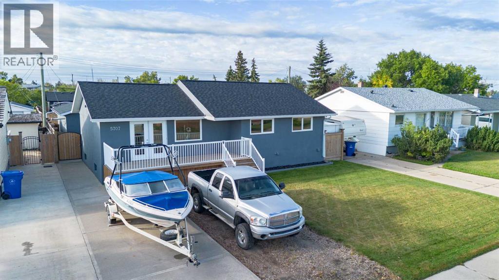 5707 46 Avenue, Stettler, Alberta  T4K 1J2 - Photo 3 - A2345449
