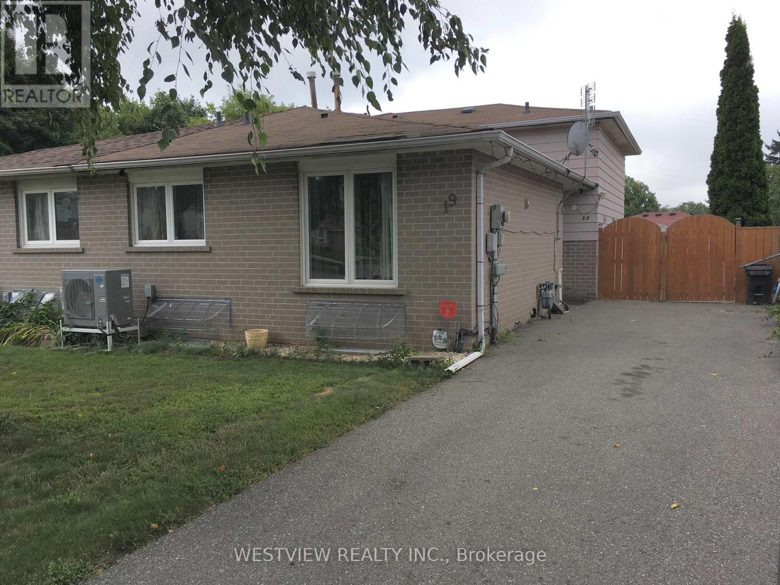 19 Coxworth Crescent, Toronto, Ontario  M1B 1E2 - Photo 3 - E13601616