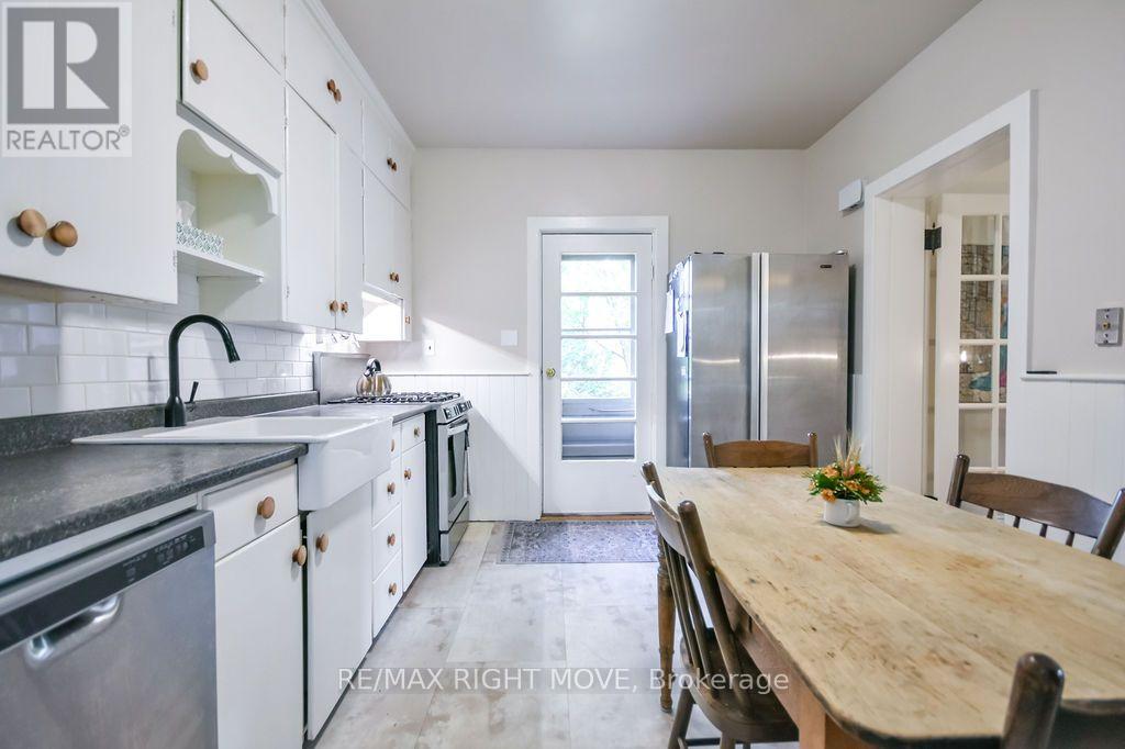 144 Jarvis Street, Orillia, Ontario  L3V 2A6 - Photo 14 - S13798166
