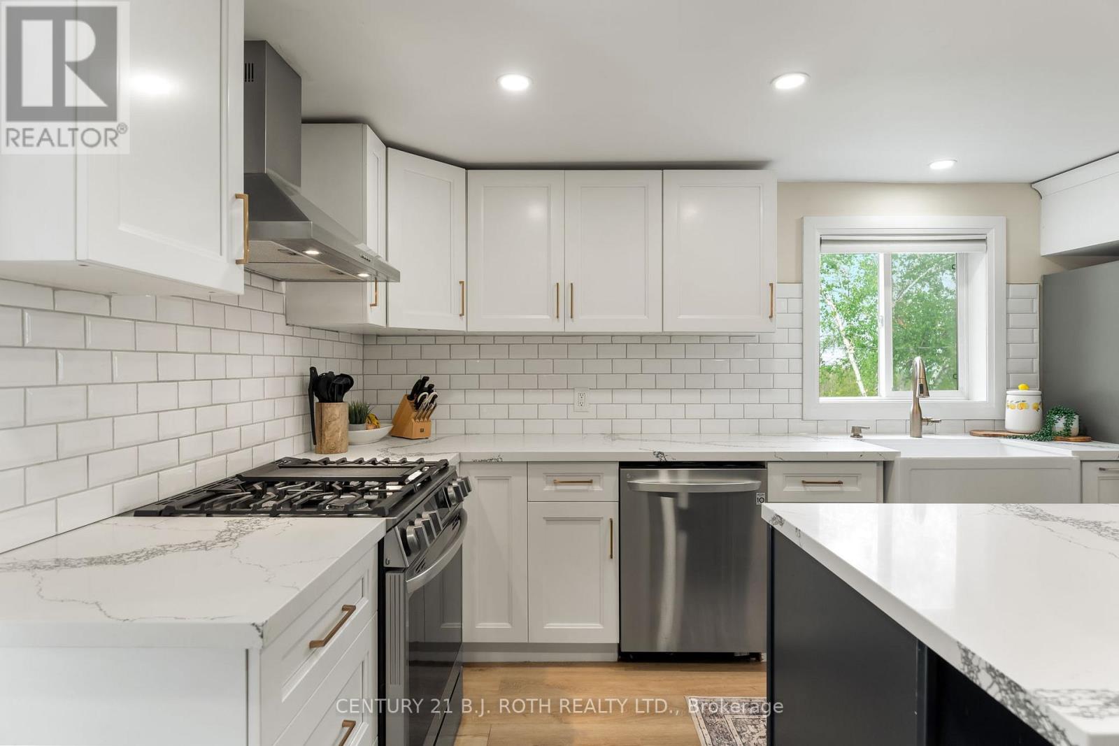 390 Arthur Street, Orillia, Ontario  L3V 3M8 - Photo 11 - S13546356