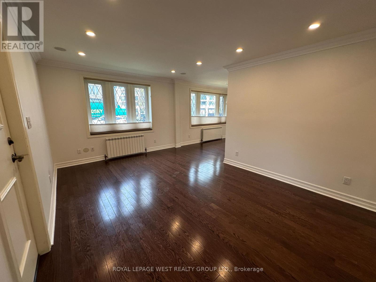 27 Mossom Road W, Toronto, Ontario  M6S 1L9 - Photo 7 - W13115958