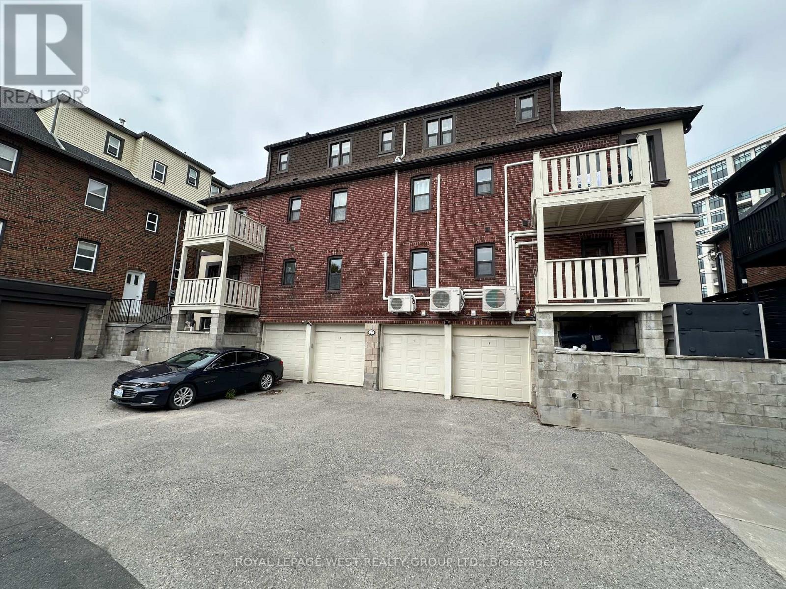 27 Mossom Road W, Toronto, Ontario  M6S 1L9 - Photo 4 - W13115958
