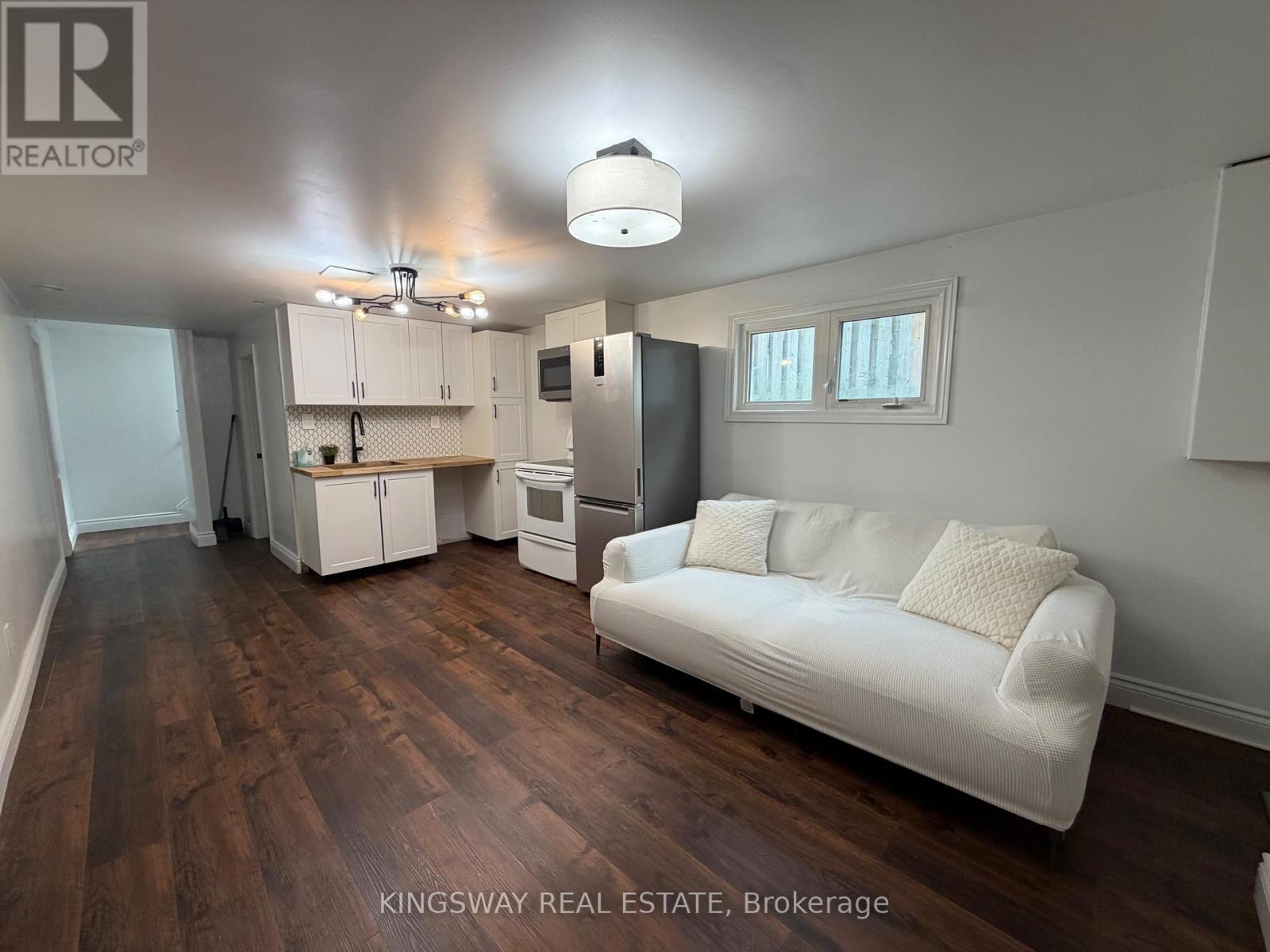 Lower Level - 323 Montego Rd. Road, Mississauga, Ontario  L5B 1C6 - Photo 4 - W13799528