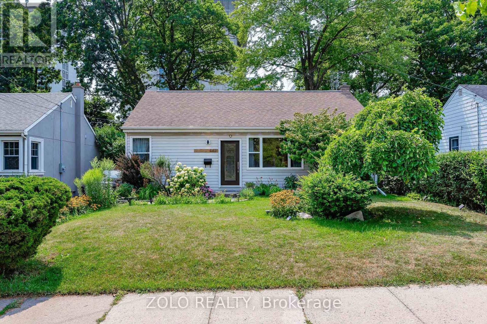442 Queen Mary Drive, Oakville, Ontario  L6K 3M1 - Photo 1 - W13799532