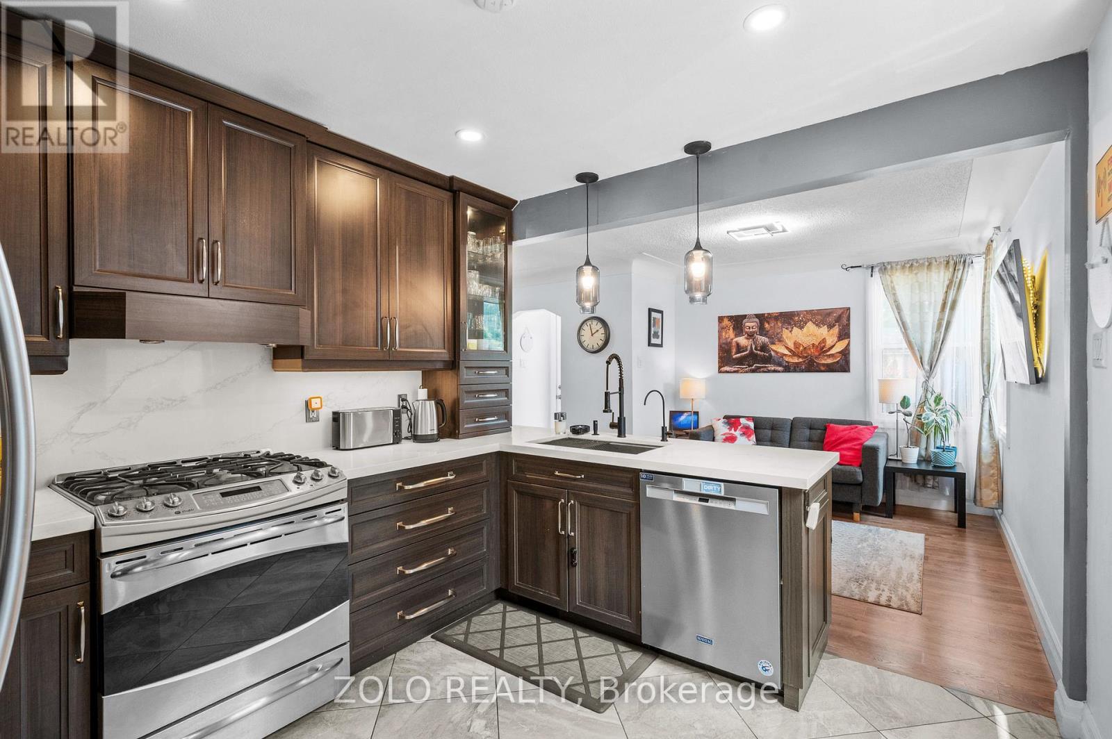 442 Queen Mary Drive, Oakville, Ontario  L6K 3M1 - Photo 12 - W13799532