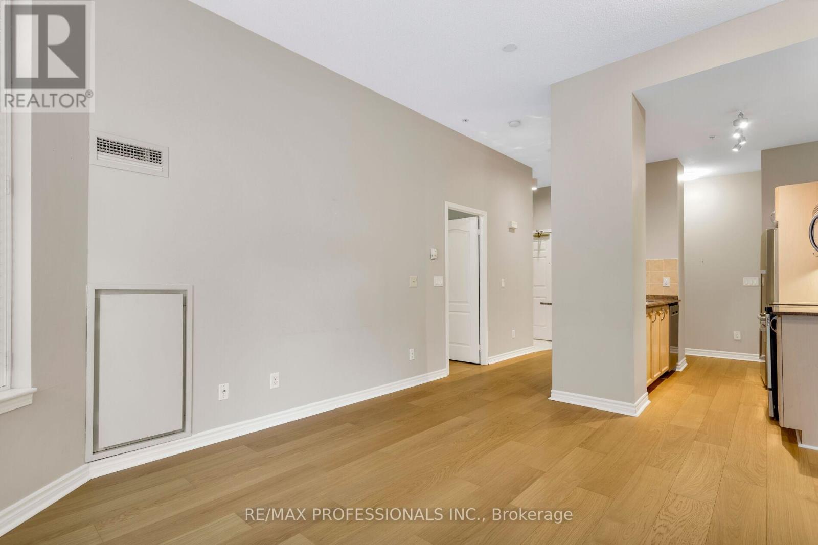 102 - 350 Princess Royal Drive, Mississauga, Ontario  L5B 4N1 - Photo 13 - W13799552