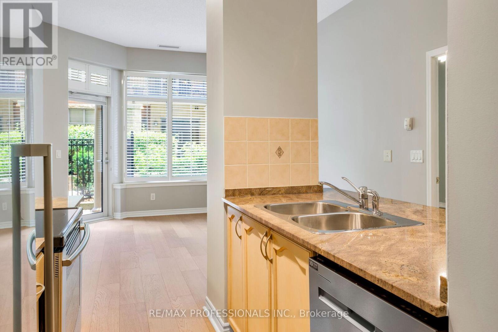 102 - 350 Princess Royal Drive, Mississauga, Ontario  L5B 4N1 - Photo 14 - W13799552