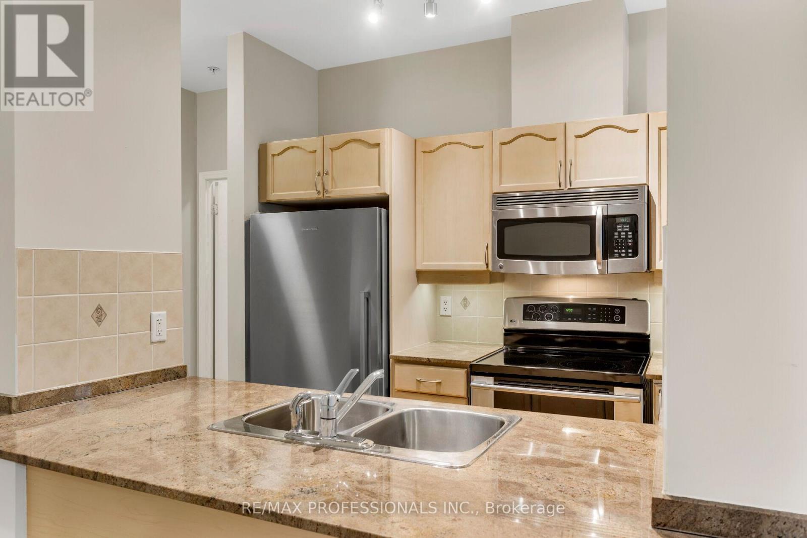 102 - 350 Princess Royal Drive, Mississauga, Ontario  L5B 4N1 - Photo 19 - W13799552