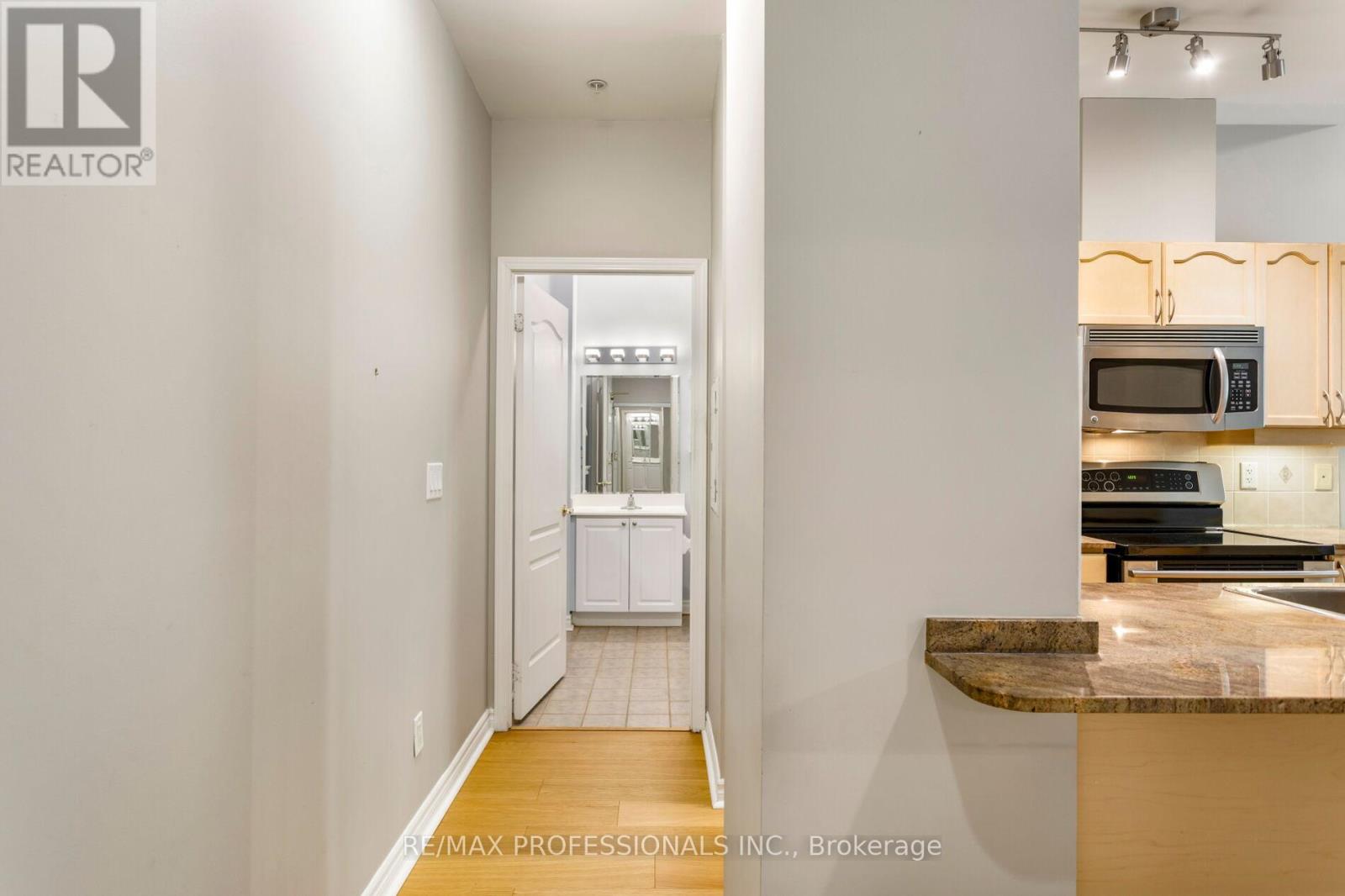 102 - 350 Princess Royal Drive, Mississauga, Ontario  L5B 4N1 - Photo 35 - W13799552