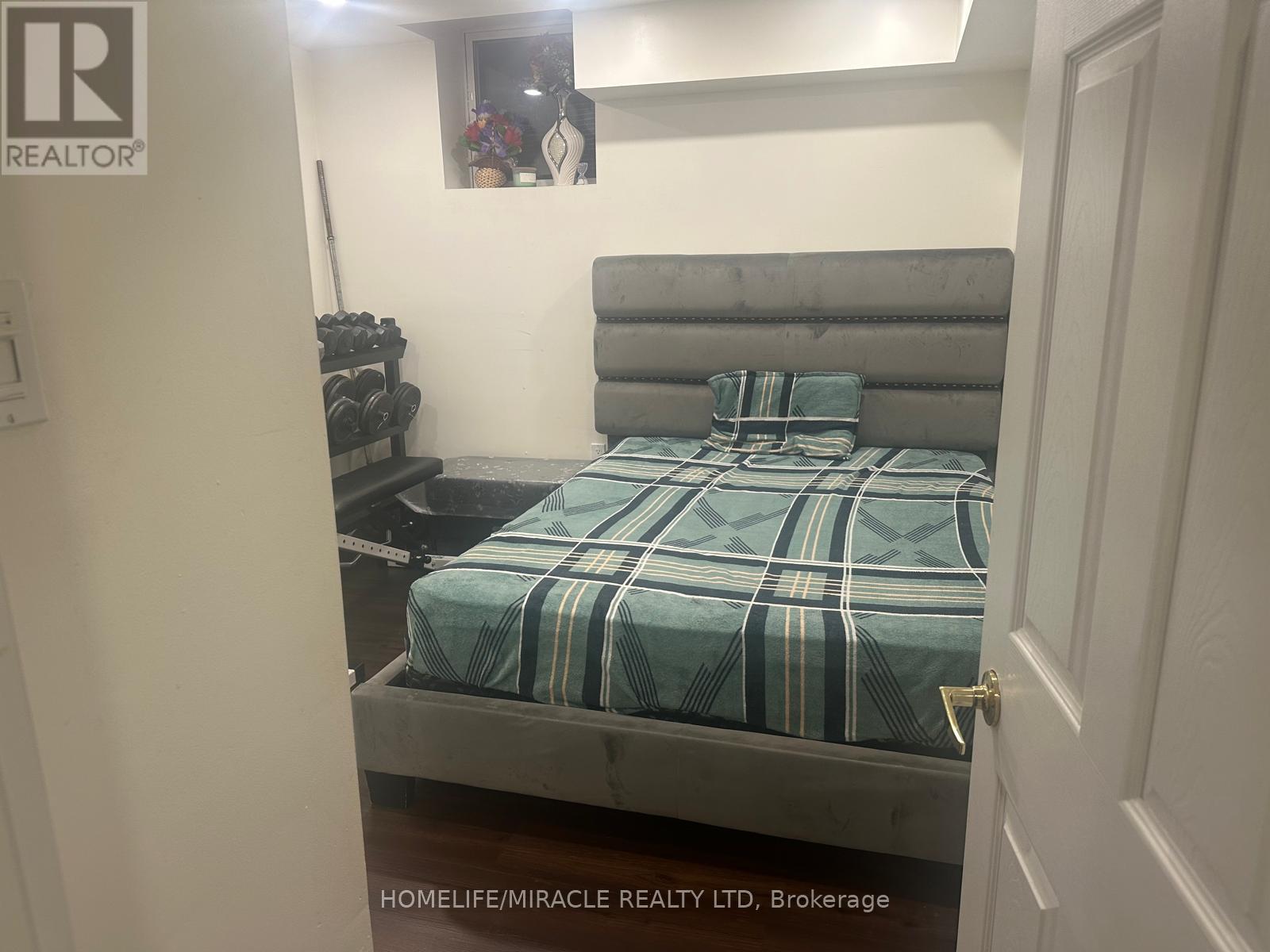 Bsmt - 54 Oranmore Crescent, Brampton, Ontario  L6X 0K1 - Photo 4 - W13799584