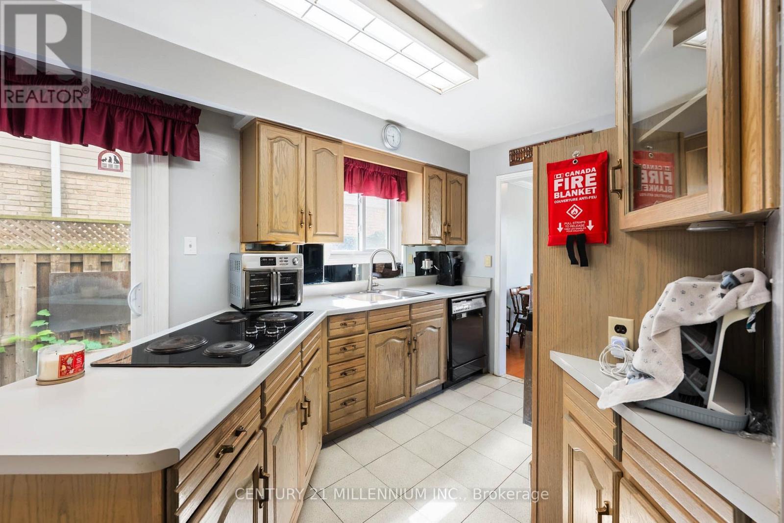 65 Primrose Crescent, Brampton, Ontario  L6Z 1E1 - Photo 15 - W13799594