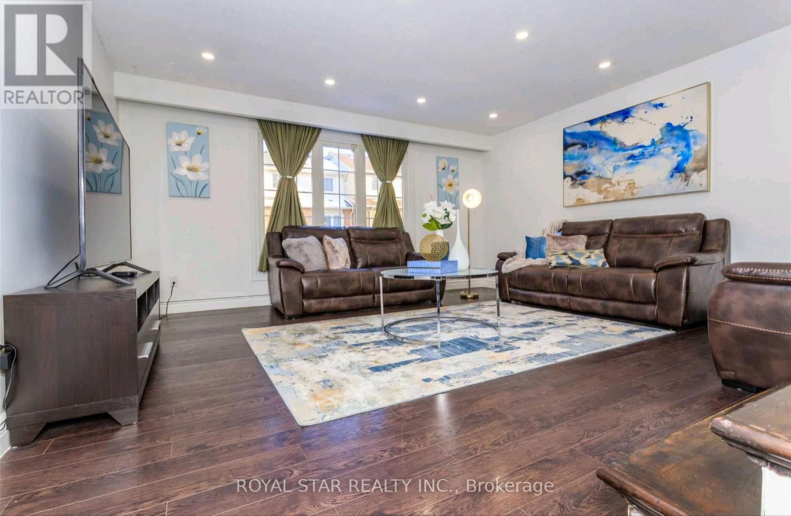 Upper - 19 Ashurst Crescent N, Brampton, Ontario  L6V 3N6 - Photo 1 - W13799596