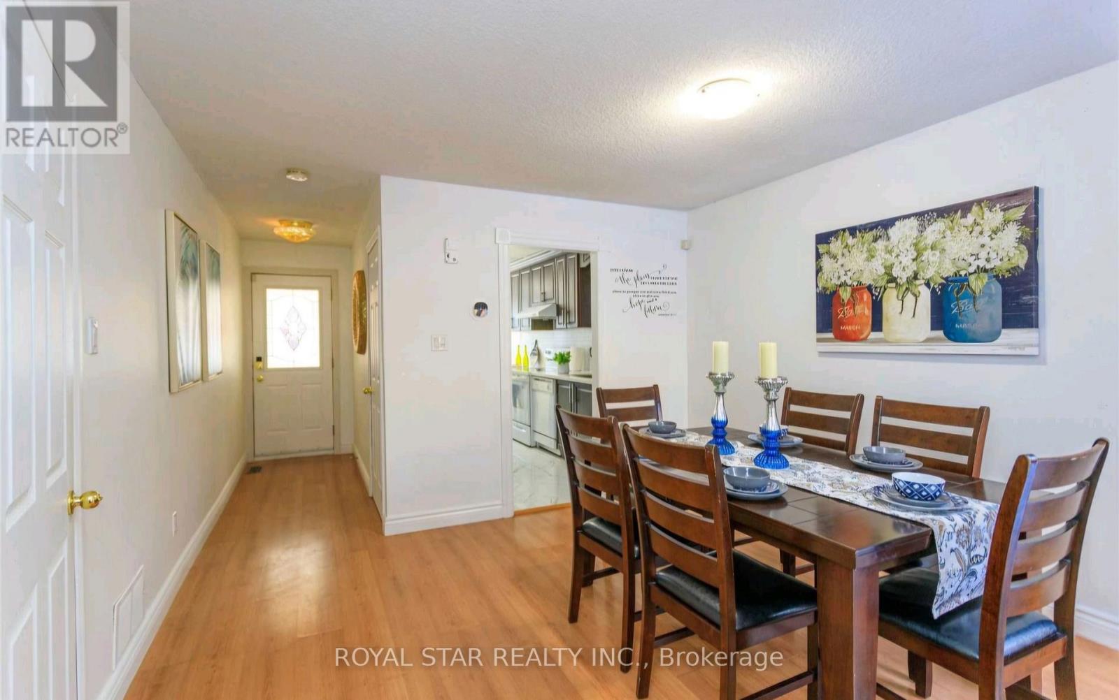 Upper - 19 Ashurst Crescent N, Brampton, Ontario  L6V 3N6 - Photo 4 - W13799596