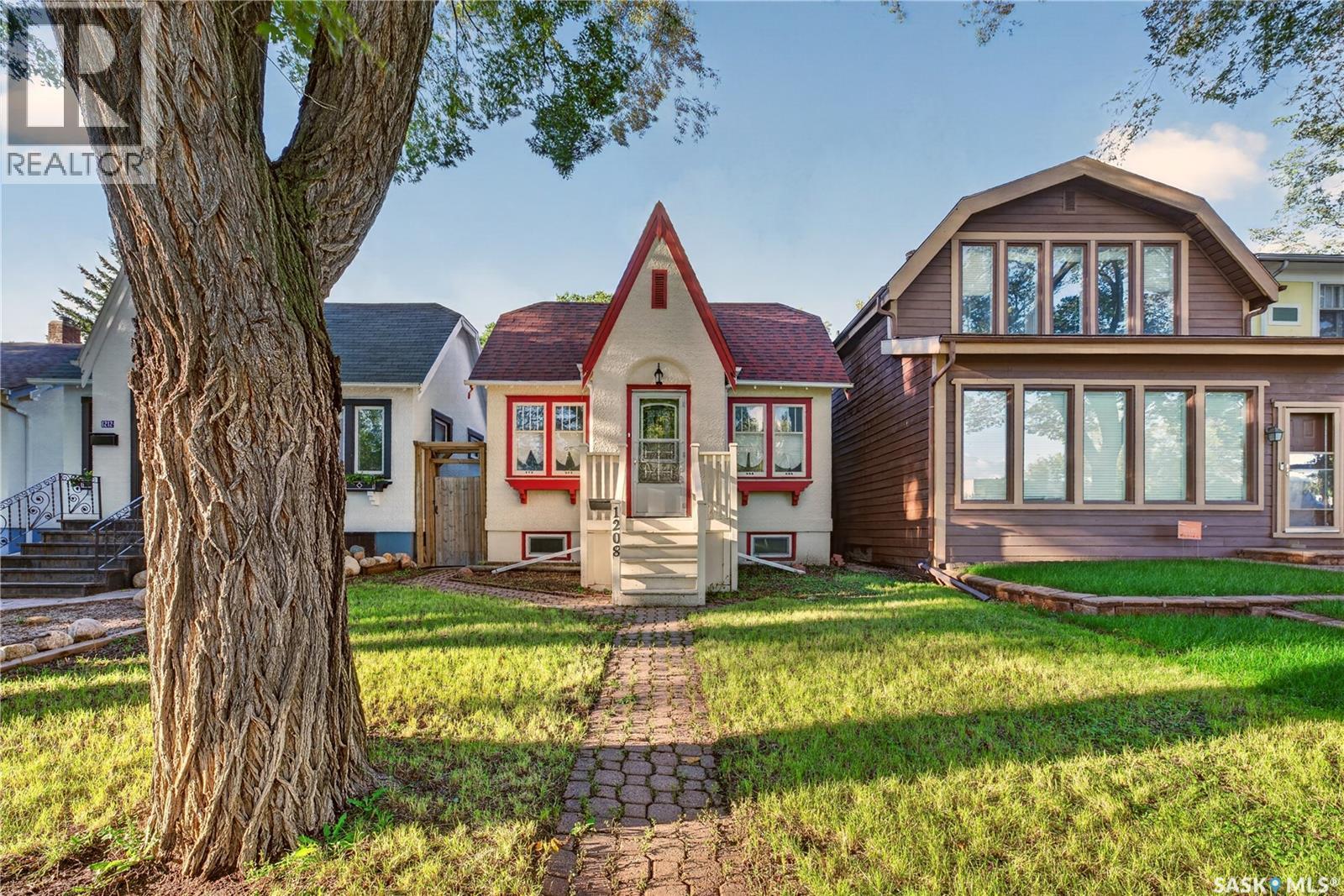 1208 College Avenue, Regina, Saskatchewan  S4P 1A9 - Photo 1 - SK048784