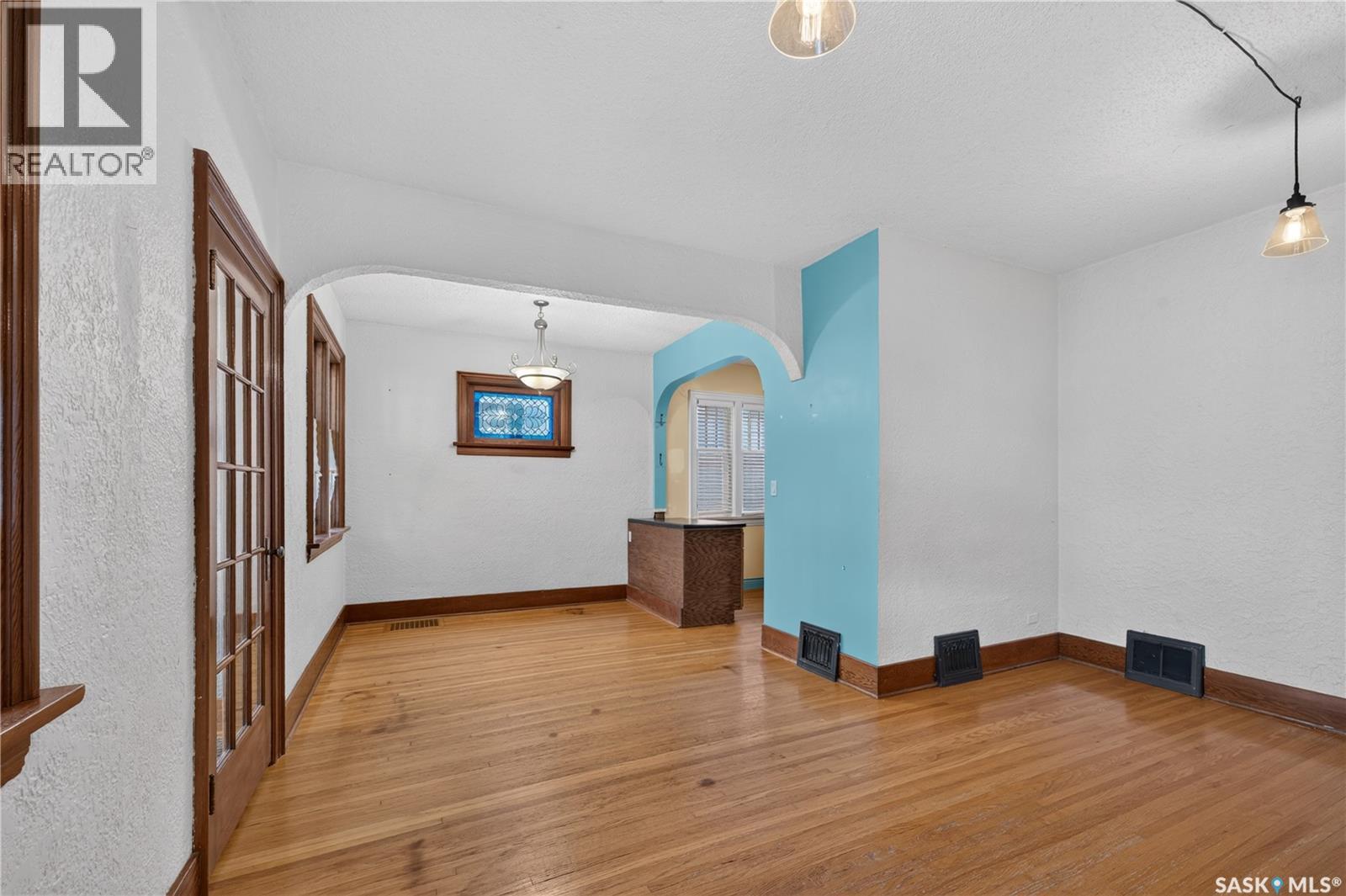 1208 College Avenue, Regina, Saskatchewan  S4P 1A9 - Photo 2 - SK048784