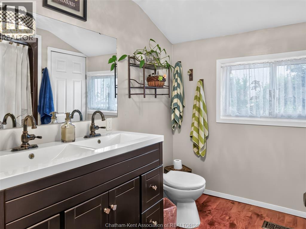 7703 Base Line, Wallaceburg, Ontario  N8A 4L3 - Photo 14 - 26022936