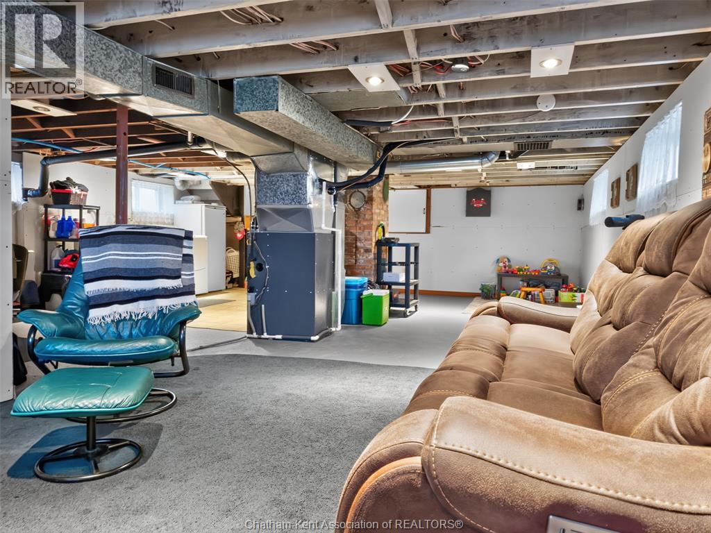 7703 Base Line, Wallaceburg, Ontario  N8A 4L3 - Photo 25 - 26022936