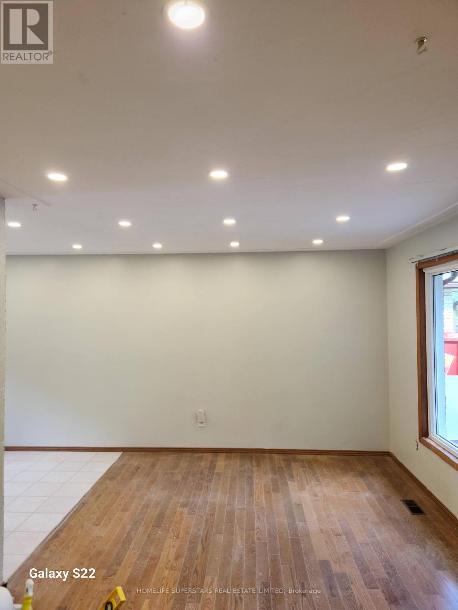 Upper Unit - 139 Macgregor Crescent, Waterloo, Ontario  N2J 3X2 - Photo 8 - X13769094