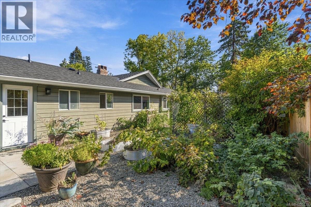 620 Spruce St, Qualicum Beach, British Columbia  V9K 1J1 - Photo 55 - 1050132