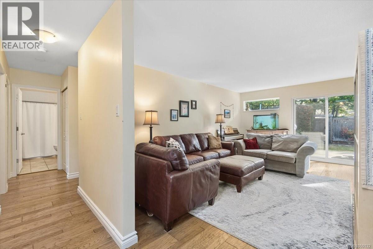 620 Spruce St, Qualicum Beach, British Columbia  V9K 1J1 - Photo 11 - 1050132