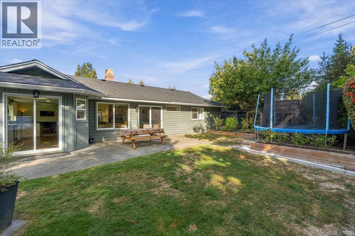 620 Spruce St, Qualicum Beach, British Columbia  V9K 1J1 - Photo 30 - 1050132