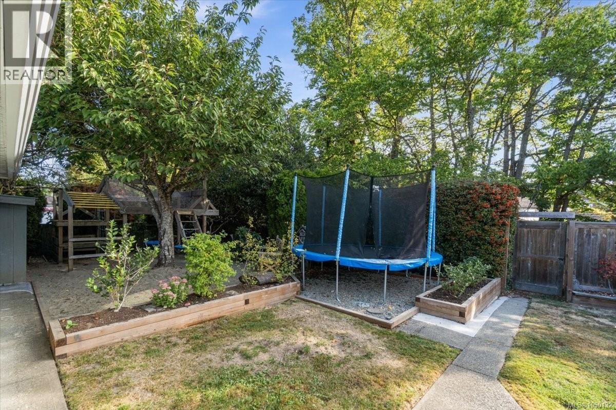 620 Spruce St, Qualicum Beach, British Columbia  V9K 1J1 - Photo 15 - 1050132