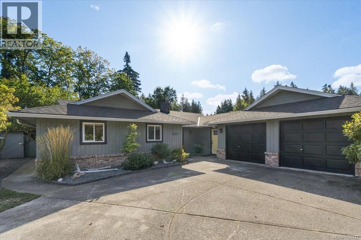 620 Spruce St, Qualicum Beach, British Columbia  V9K 1J1 - Photo 1 - 1050132