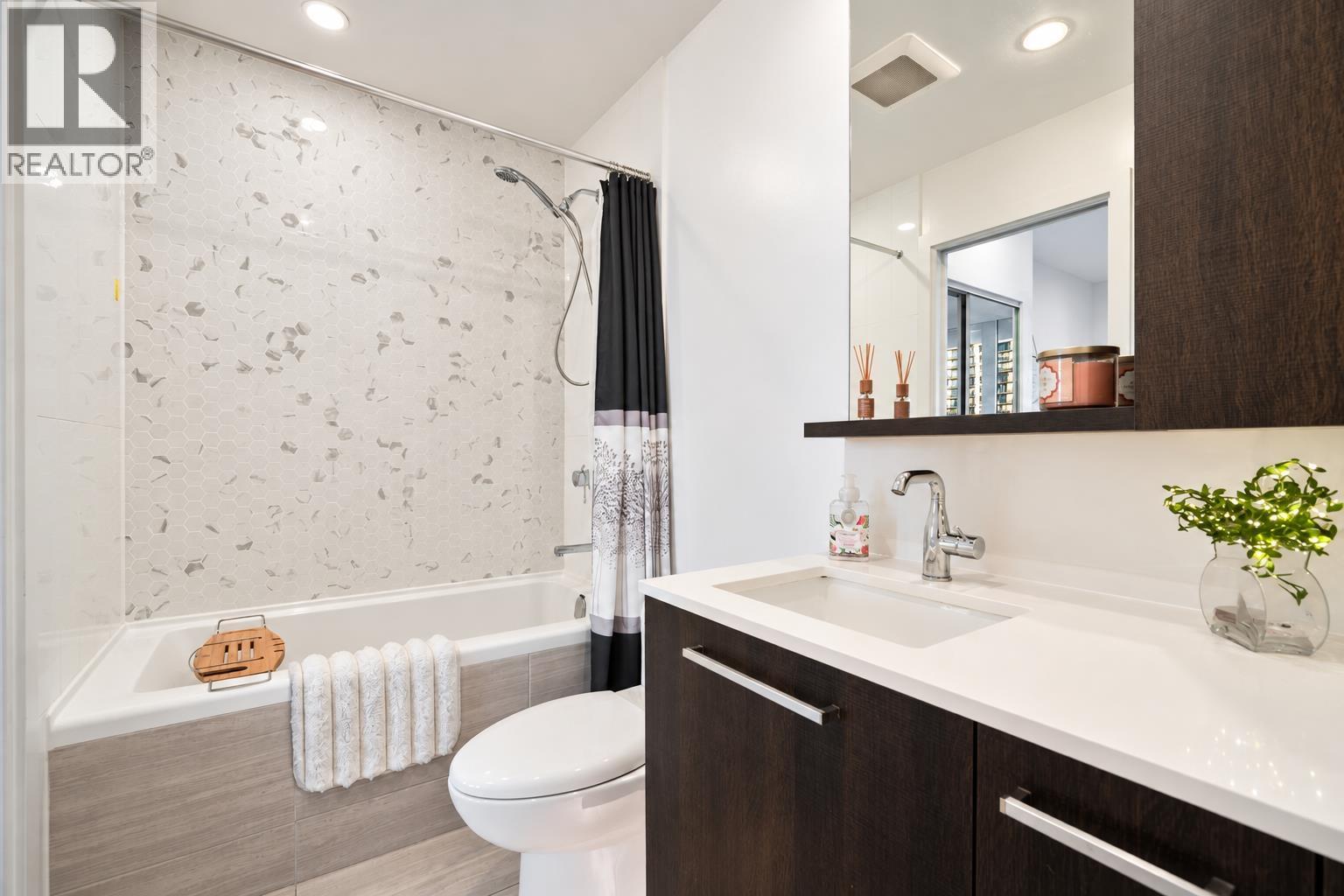 609 567 Clarke Road, Coquitlam, British Columbia  V3J 0K7 - Photo 4 - R3166342
