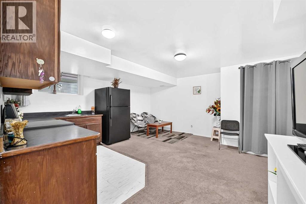 303 Saddlebrook Circle Ne, Calgary, Alberta  T3J 0K1 - Photo 37 - A2345310