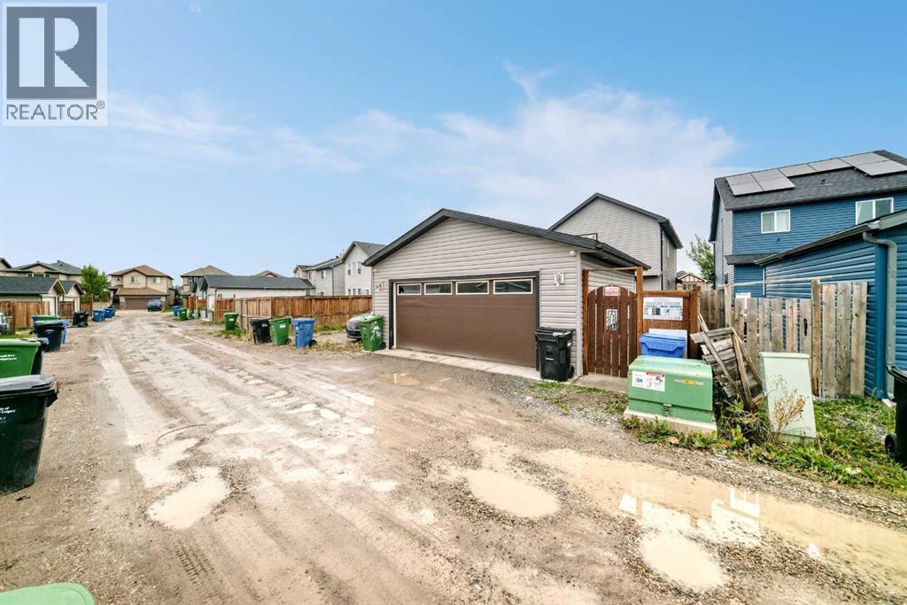 303 Saddlebrook Circle Ne, Calgary, Alberta  T3J 0K1 - Photo 44 - A2345310