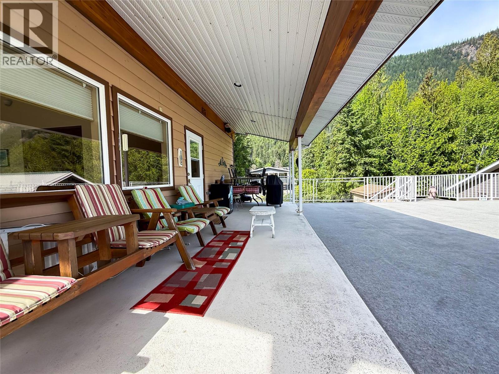 309 Kootenay Street, Lardeau, British Columbia V0G 1M0 - Photo 31 - 10386187