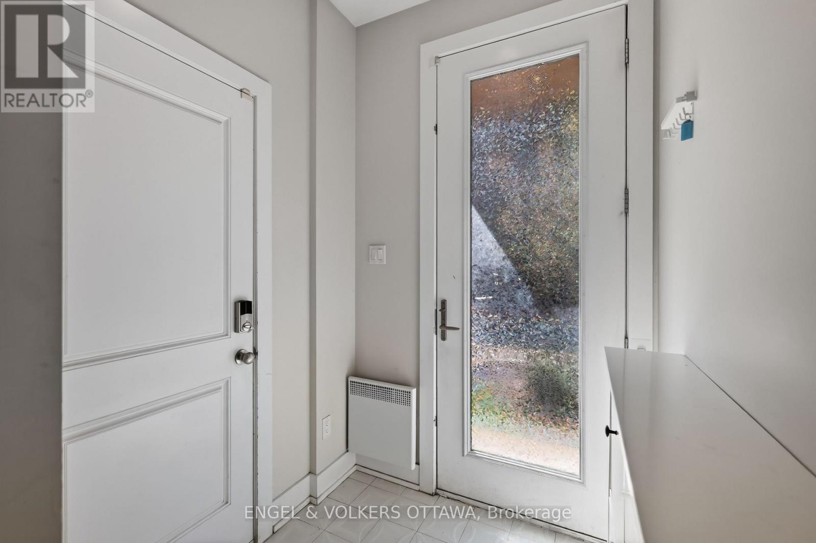 114 Jemruss Private, Ottawa, Ontario  K1R 0B7 - Photo 4 - X13799706