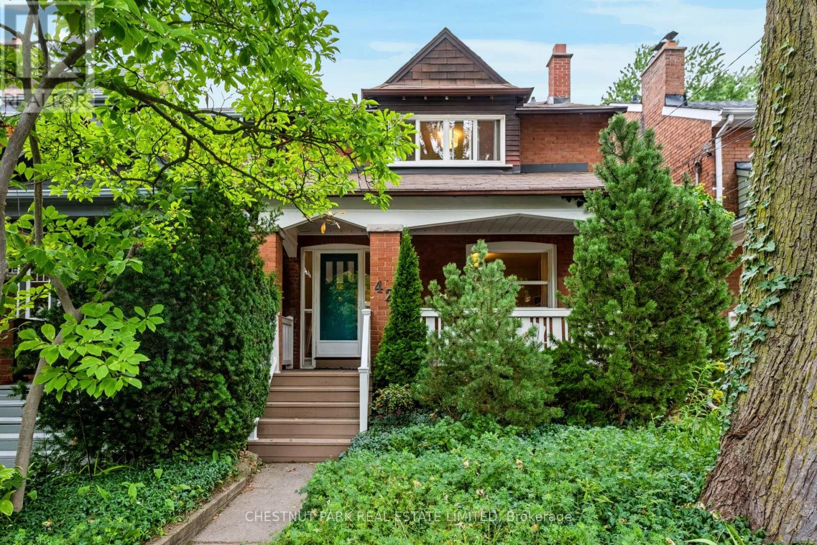 42 BOWOOD AVENUE, Toronto, Ontario