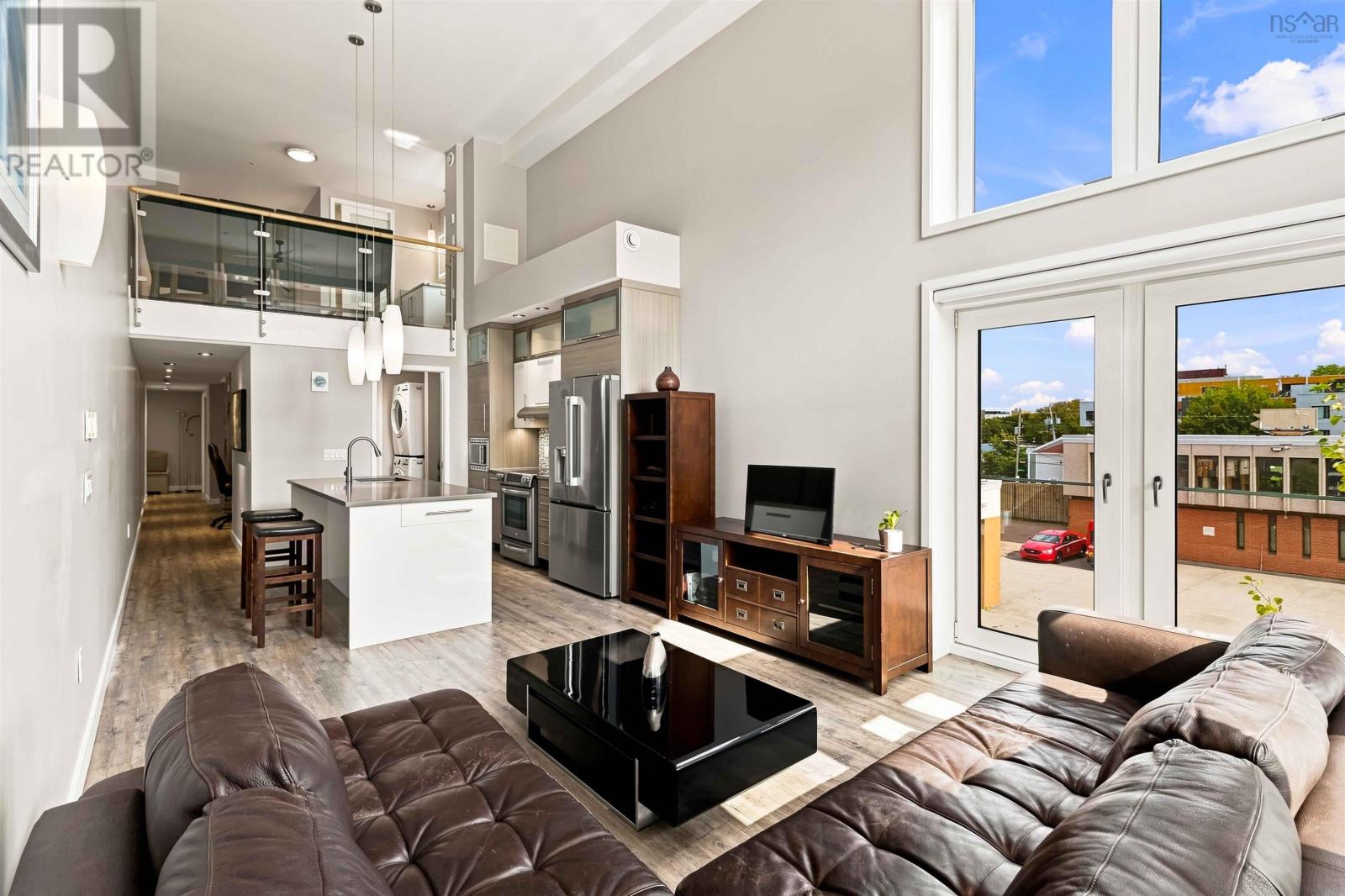 213 5662 Roberts Street photo 16