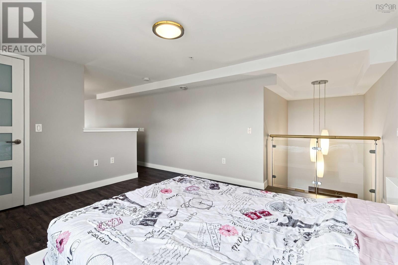 213 5662 Roberts Street photo 29