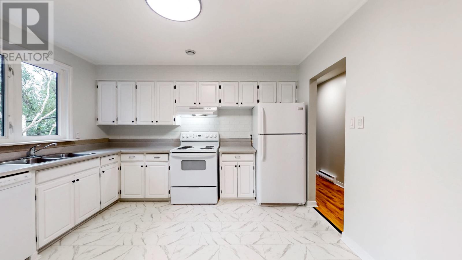 215 Canada Drive, St John's — photo 2