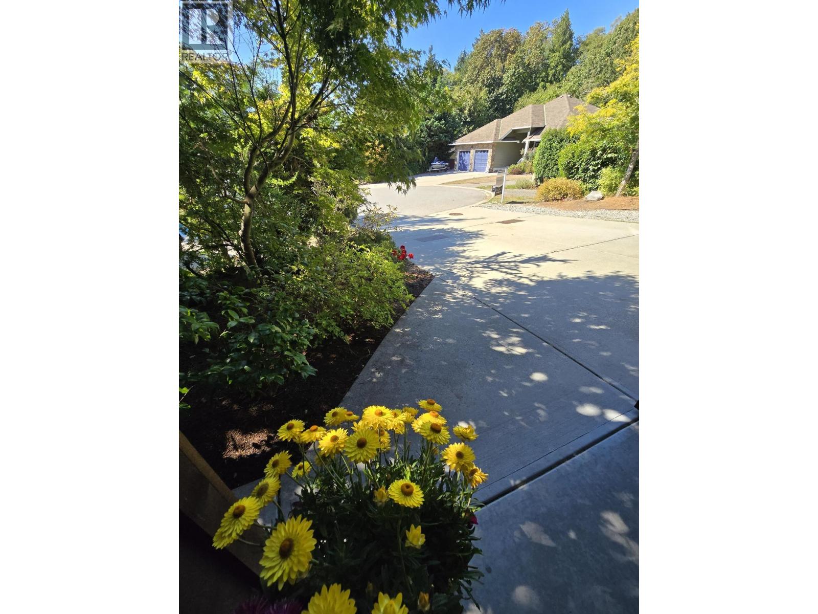 4995 Bay Road, Sechelt, British Columbia  V7Z 0E9 - Photo 3 - R3152945