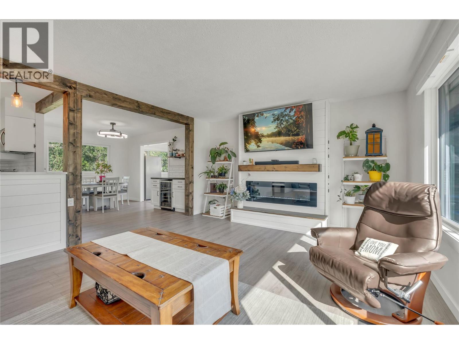 826 3rd Avenue, Keremeos, British Columbia  V0X 1N0 - Photo 5 - 10401086