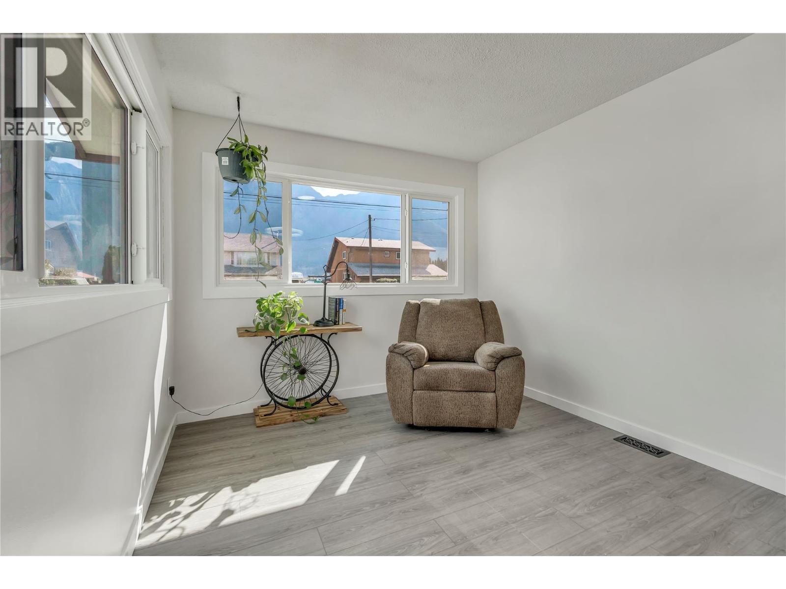 826 3rd Avenue, Keremeos, British Columbia  V0X 1N0 - Photo 10 - 10401086