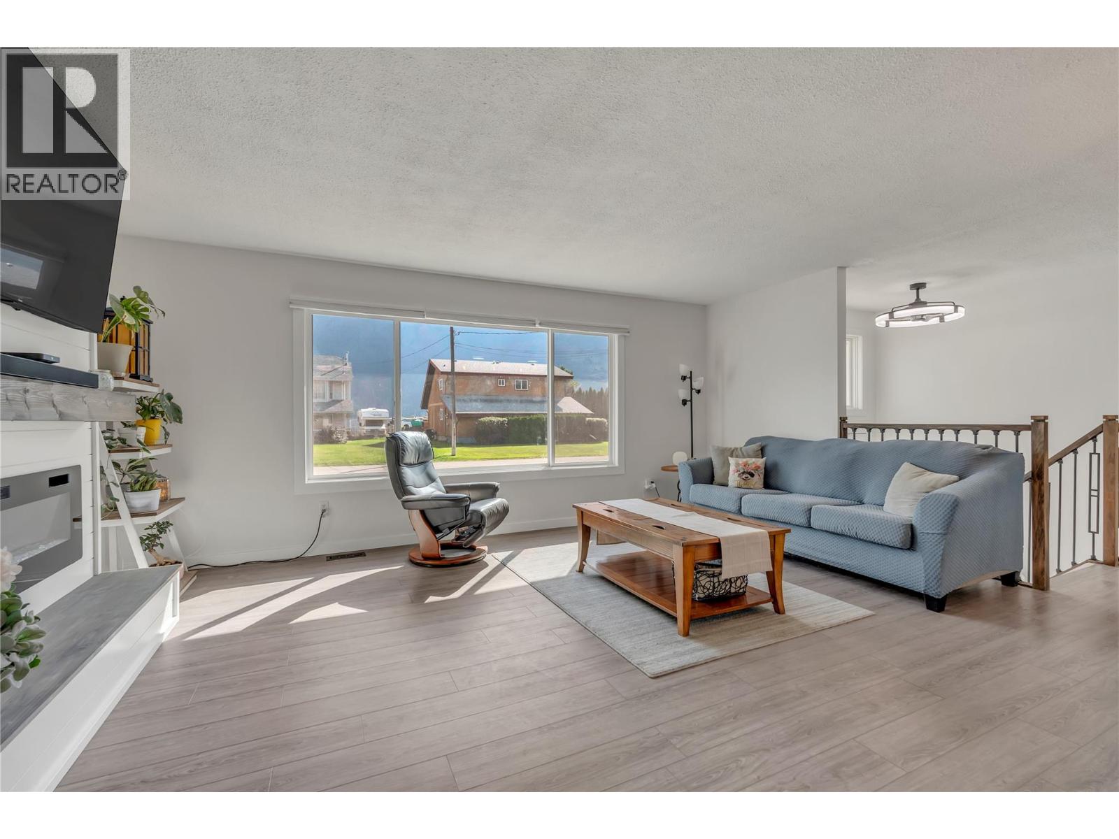 826 3rd Avenue, Keremeos, British Columbia  V0X 1N0 - Photo 4 - 10401086