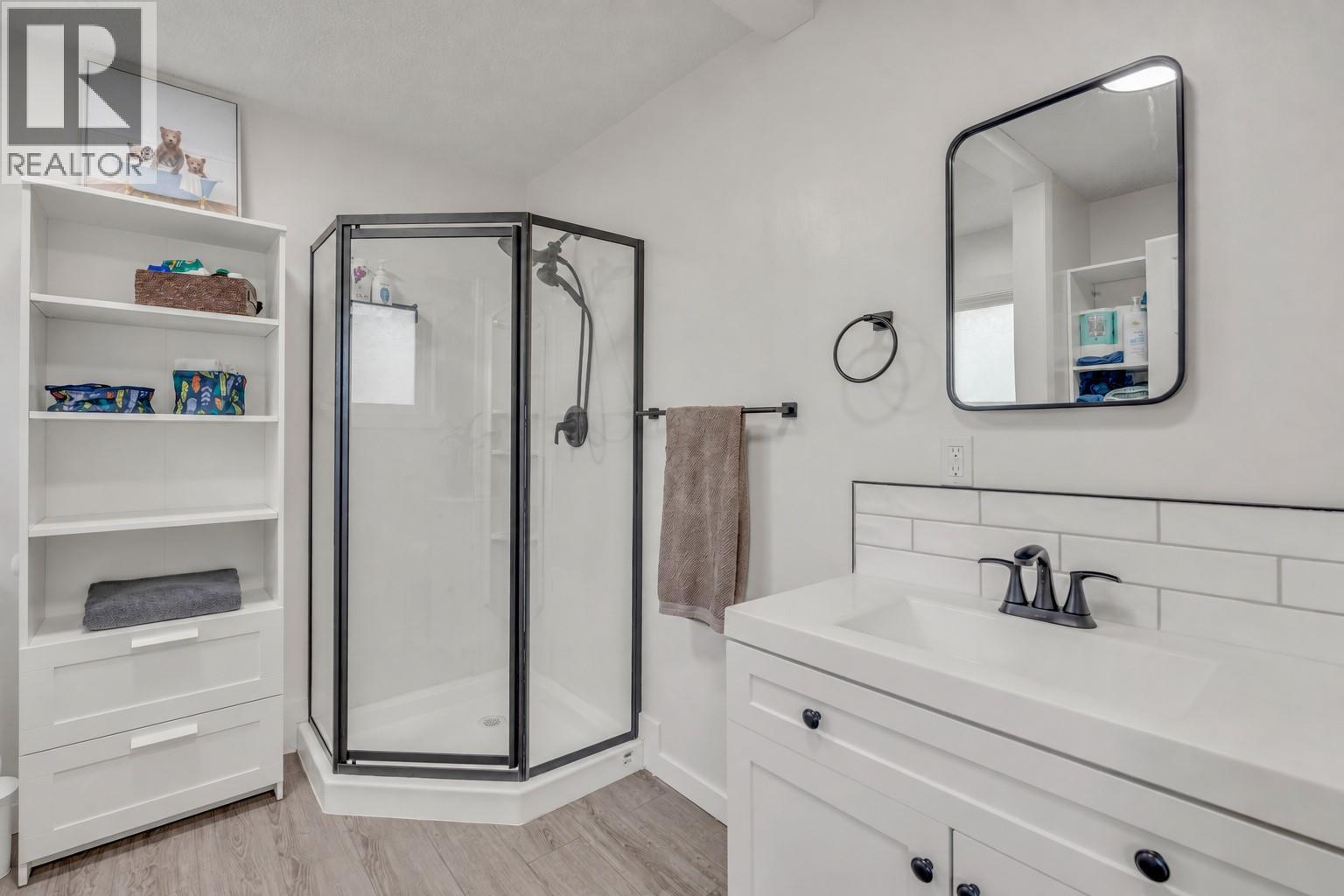 826 3rd Avenue, Keremeos, British Columbia  V0X 1N0 - Photo 24 - 10401086