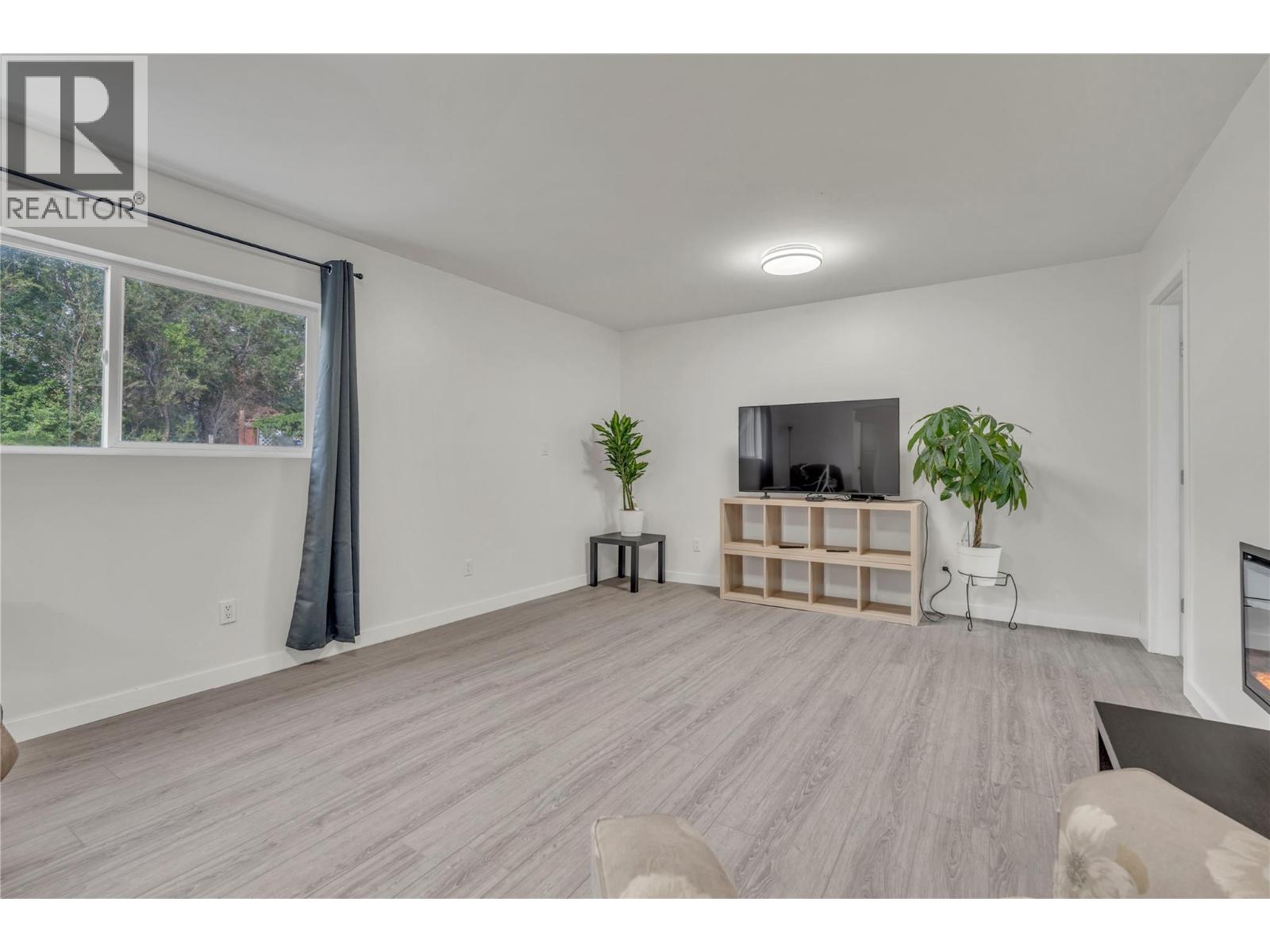 826 3rd Avenue, Keremeos, British Columbia  V0X 1N0 - Photo 33 - 10401086